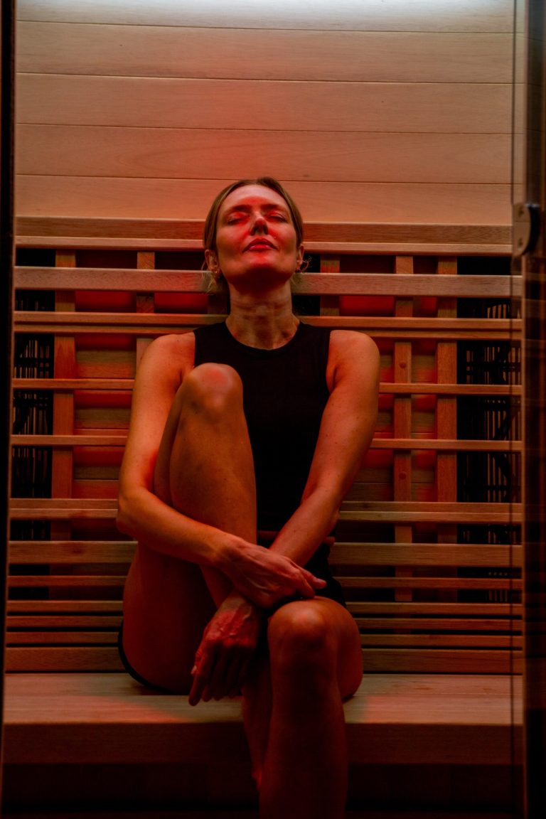 Infrared sauna provides many mental health benefits like stress reduction, anxiety relief, and meditation assistance
