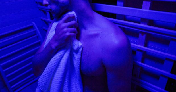 Why You Shouldn’t Use Electronics in an Infrared Sauna